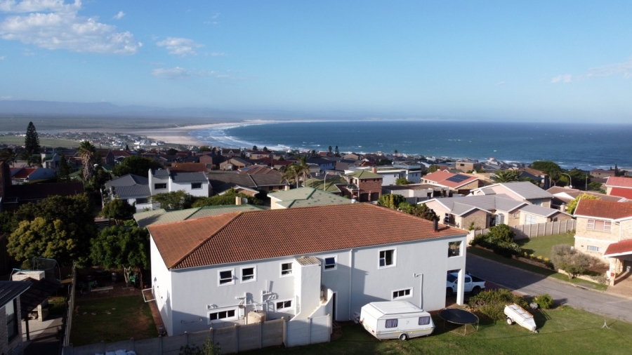 5 Bedroom Property for Sale in Wavecrest Eastern Cape